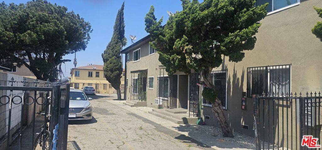 1115 W 111th ST, Los Angeles, CA 90044
