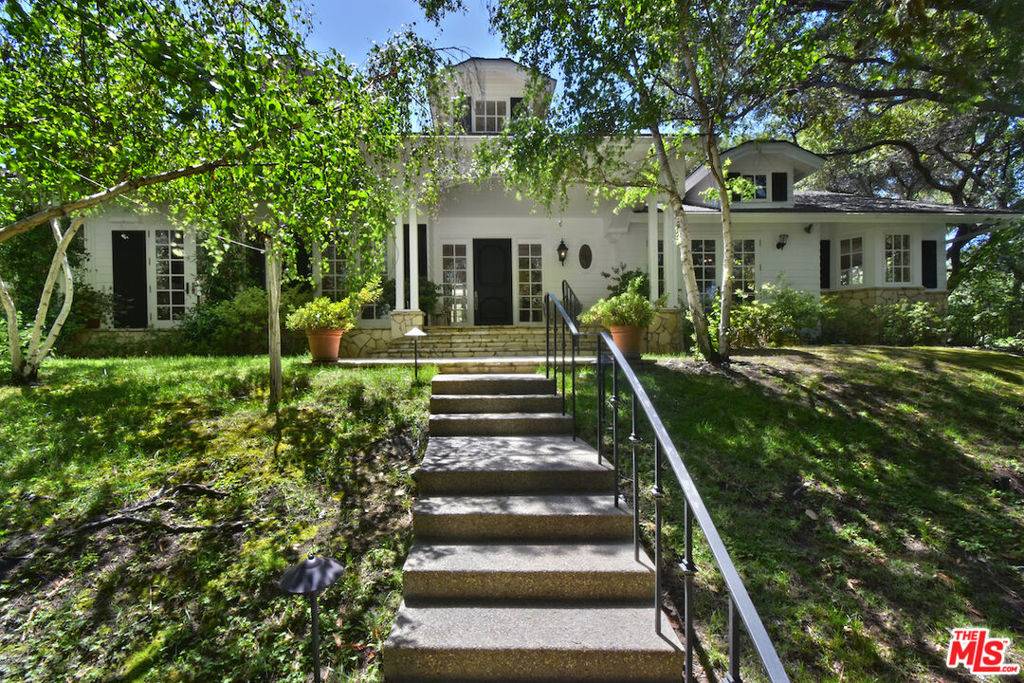 3935 Valley Meadow RD, Encino, CA 91436