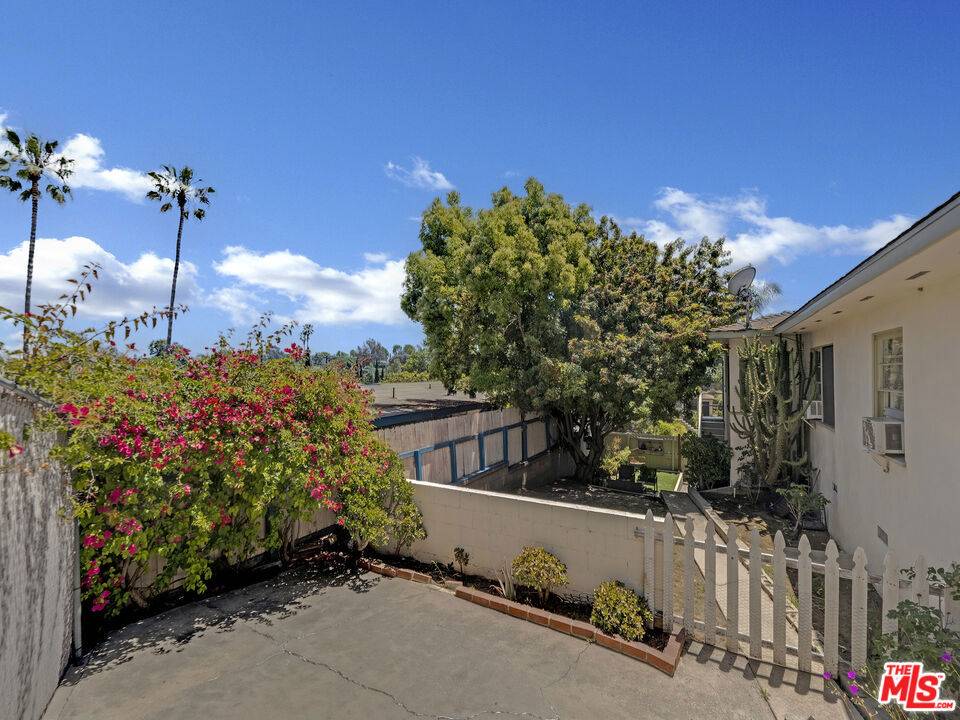 Los Angeles, CA 90045,5409 Thornburn ST