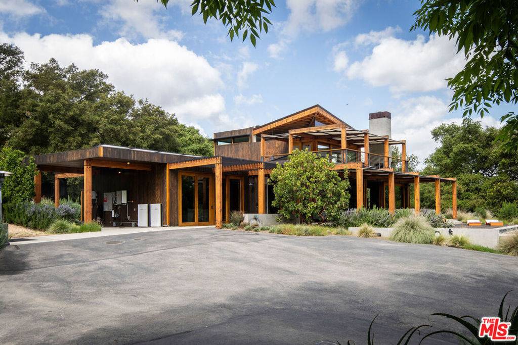 Topanga, CA 90290,22575 Monte Vista DR