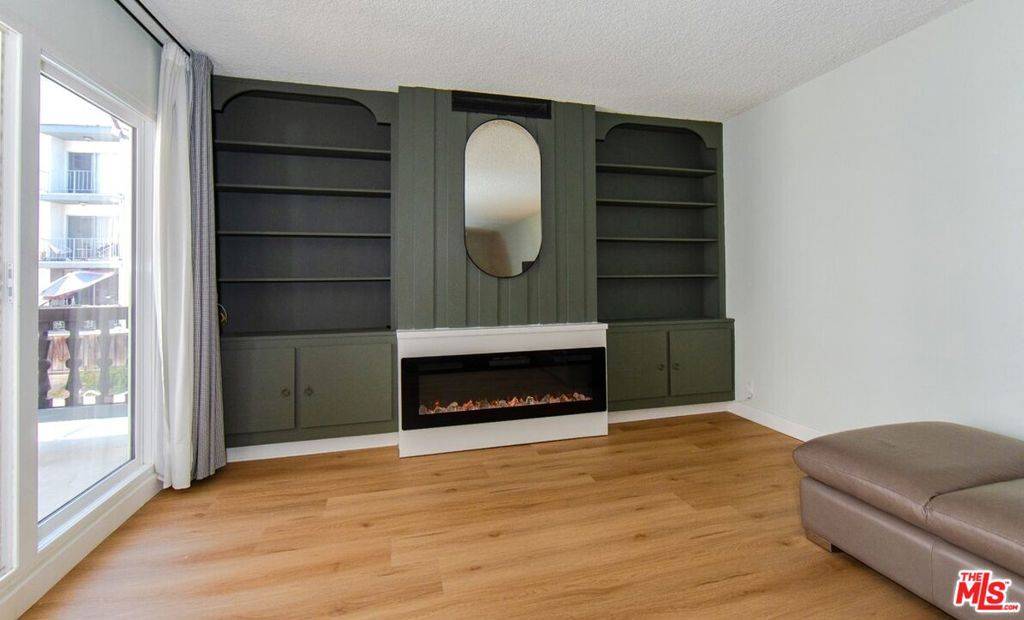 Culver City, CA 90230,6124 Buckingham #307