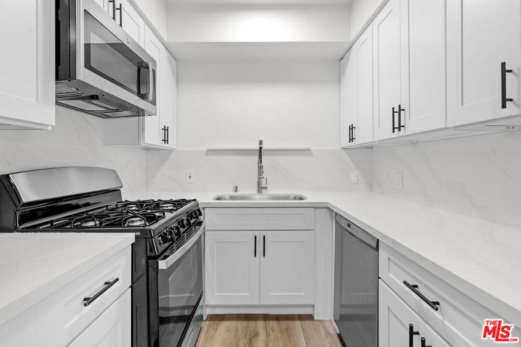 Playa Del Rey, CA 90293,7825 W Manchester AVE #9