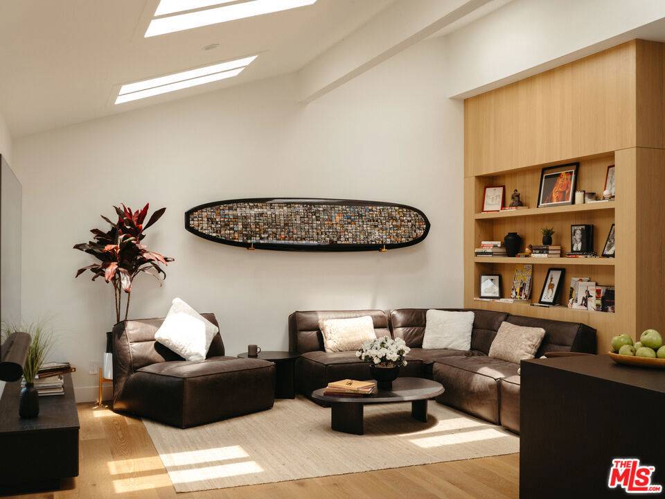 4351 Redwood AVE #6, Marina Del Rey, CA 90292