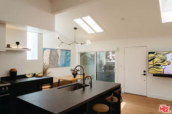 Marina Del Rey, CA 90292,4351 Redwood AVE #6