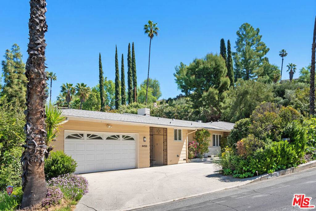 Encino, CA 91316,4450 Coronet DR