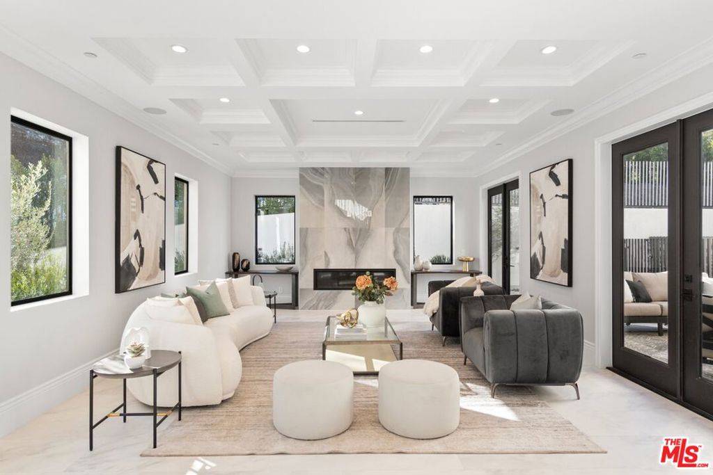 Tarzana, CA 91356,4351 Vanalden AVE