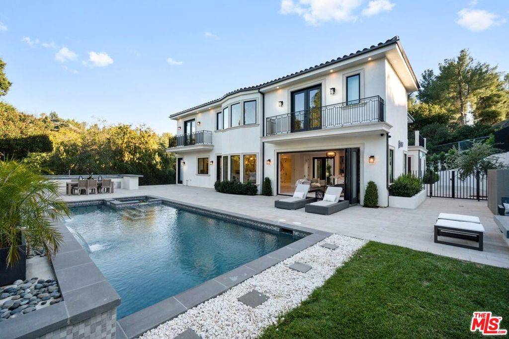 4351 Vanalden AVE, Tarzana, CA 91356