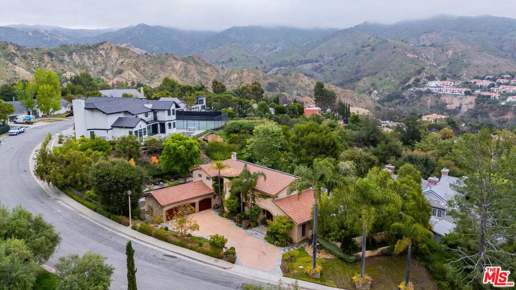 Pacific Palisades, CA 90272,17589 Camino De Yatasto