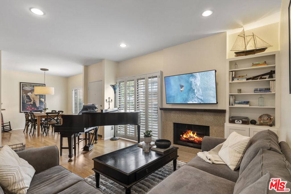 Los Angeles, CA 90025,1655 Greenfield AVE #16