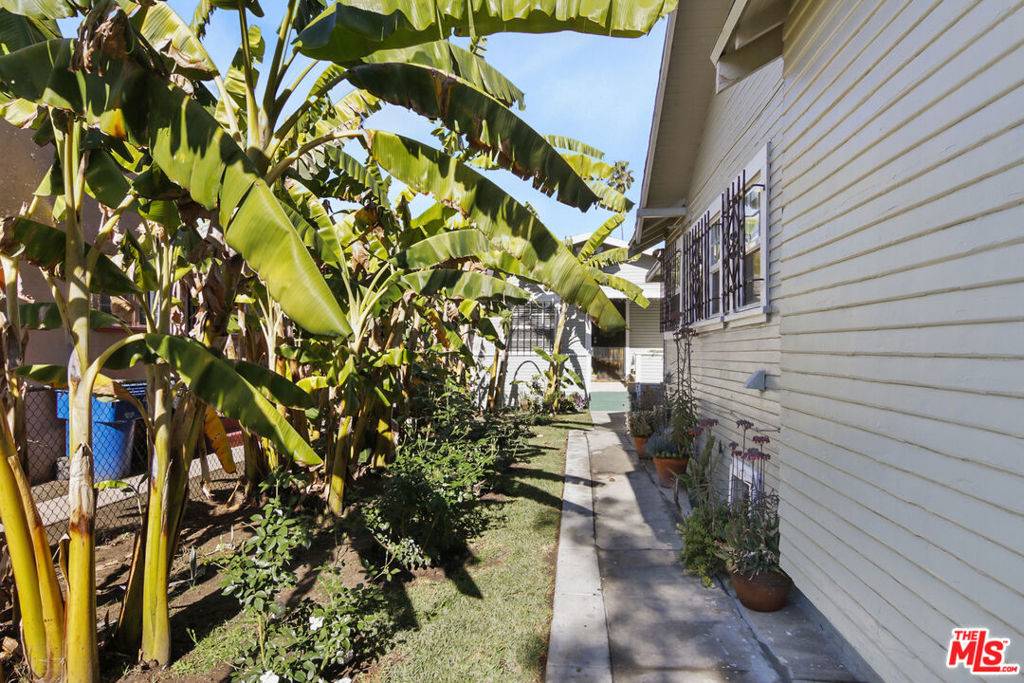 Los Angeles, CA 90018,1451 W 37th DR