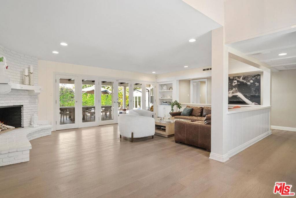 Encino, CA 91316,4909 Encino TER