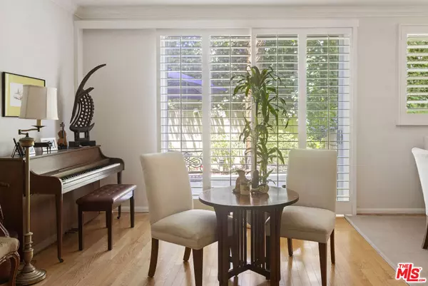 Encino, CA 91316,4949 Genesta AVE #112A