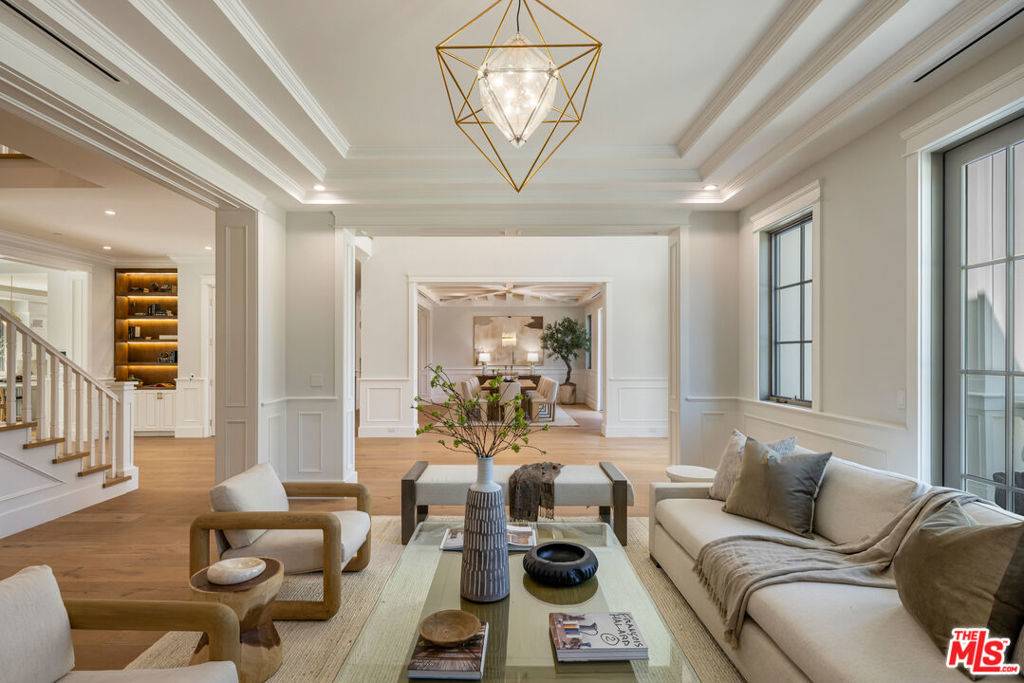Encino, CA 91316,5133 Louise AVE