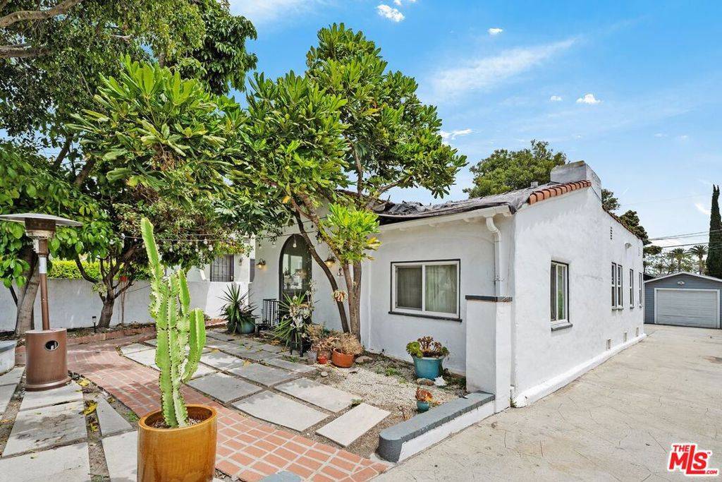 Los Angeles, CA 90016,2736 S Cloverdale AVE