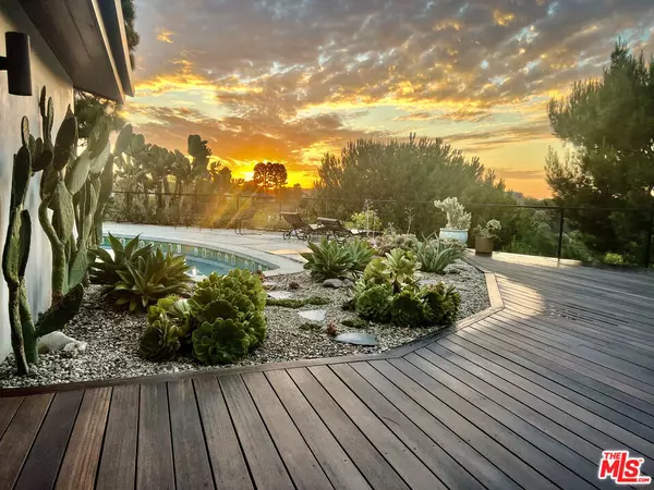 Los Angeles, CA 90046,2652 Byron PL