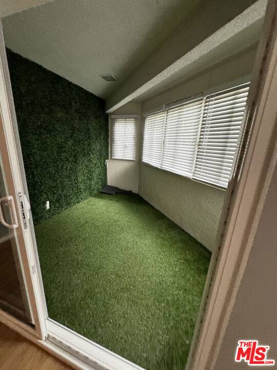 Inglewood, CA 90301,315 N Hillcrest BLVD #11
