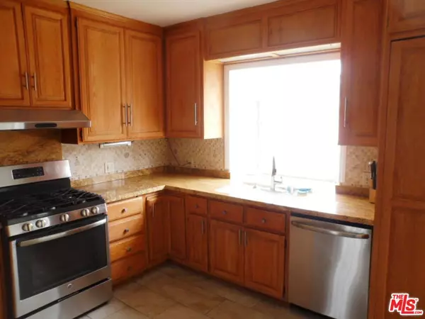 Los Angeles, CA 90066,12566 Woodbine ST