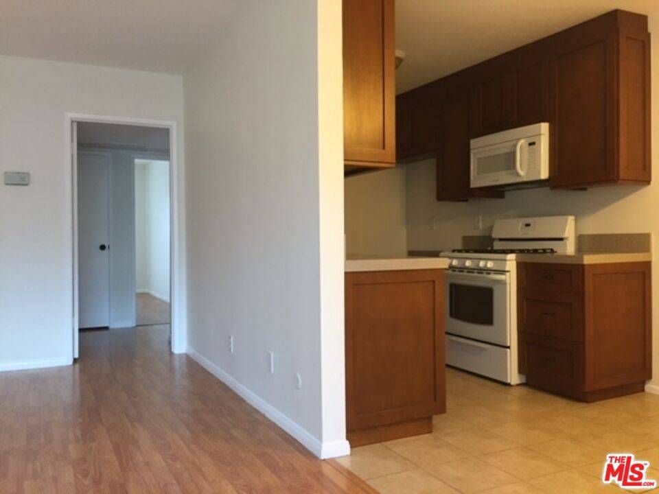 Van Nuys, CA 91401,5252 COLDWATER CANYON AVE #207