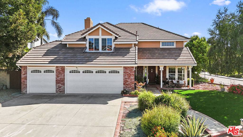 Newbury Park, CA 91320,947 Bearclaw CT