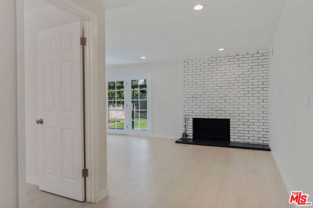 West Hills, CA 91307,22662 Hamlin ST