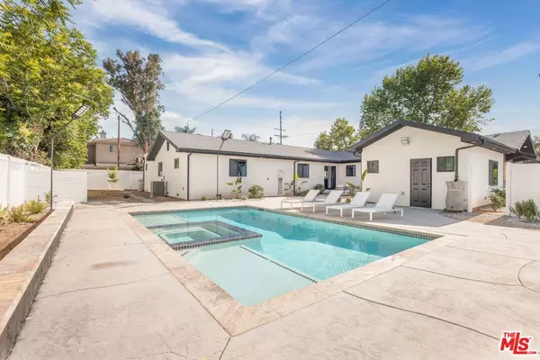 19246 Hatteras ST, Tarzana, CA 91356