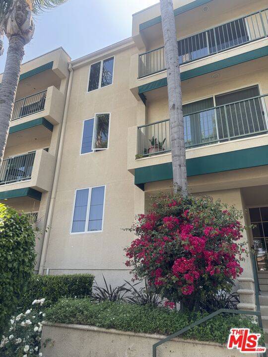 Sherman Oaks, CA 91403,4501 Cedros AVE #308
