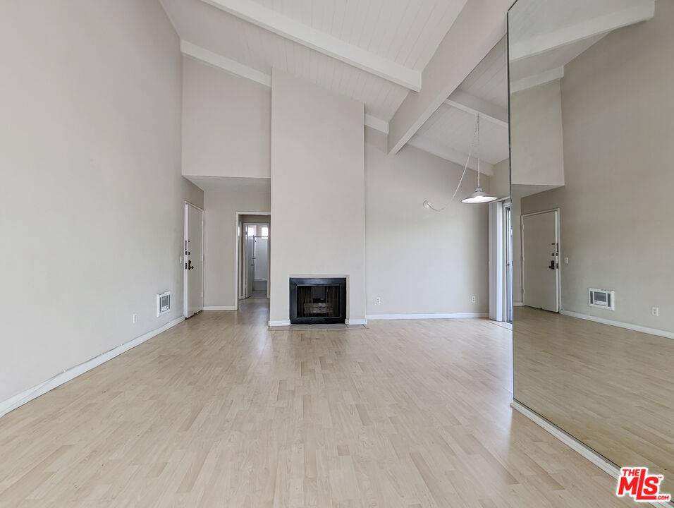1538 11th #6, Santa Monica, CA 90401