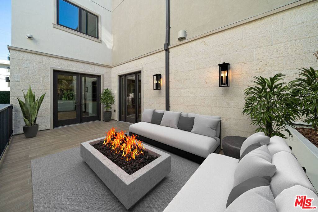 Beverly Hills, CA 90211,160 N La Peer DR #201