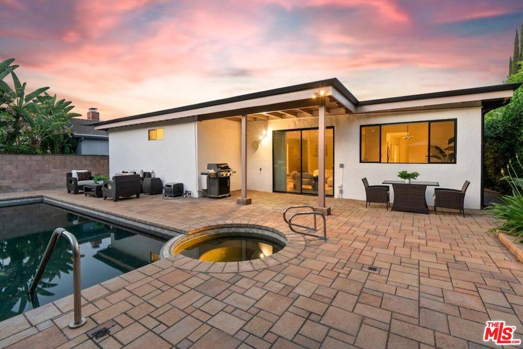 Encino, CA 91436,4841 Swinton AVE