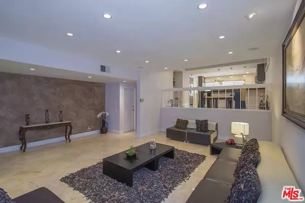 Woodland Hills, CA 91367,6205 1/2 Nita AVE