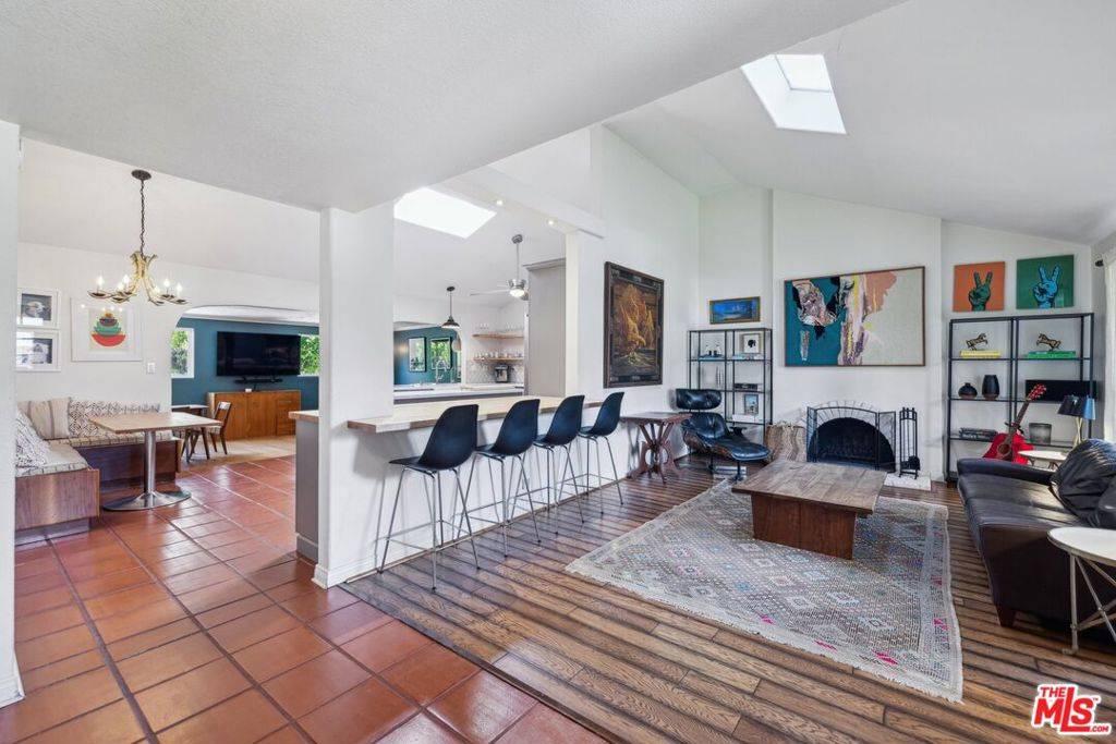 29429 Trailway LN, Agoura Hills, CA 91301