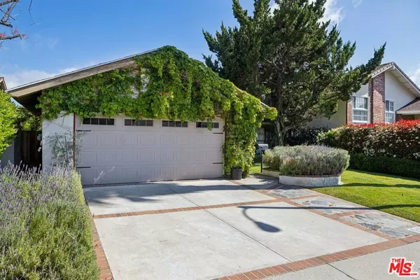 Agoura Hills, CA 91301,29429 Trailway LN
