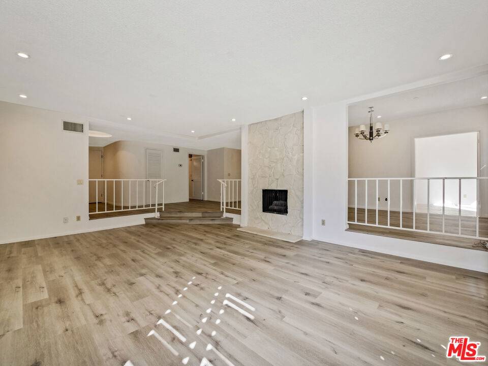 1434 Greenfield AVE #204, Los Angeles, CA 90025