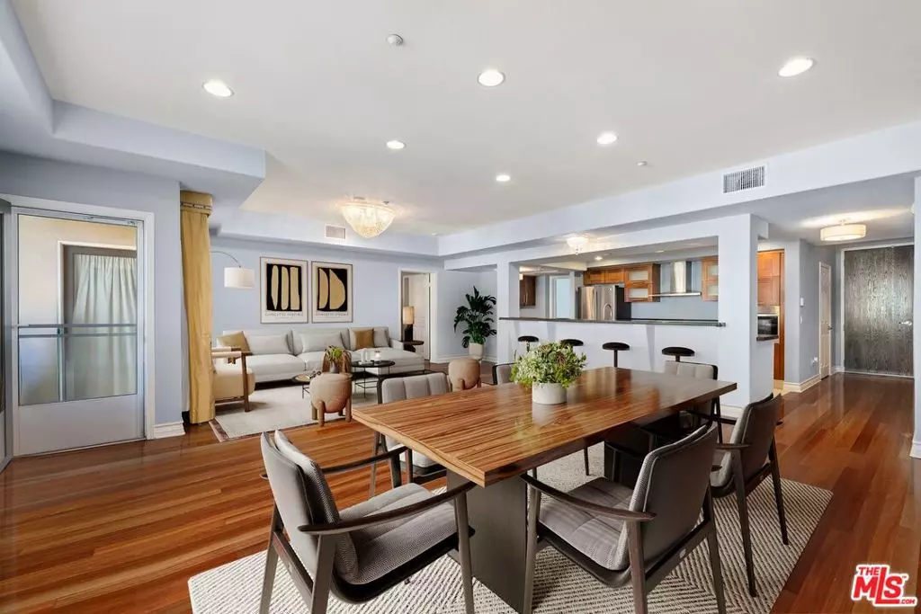 Los Angeles, CA 90048,107 N Swall DR #302