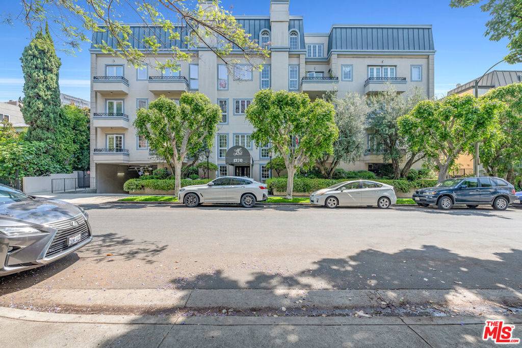 Los Angeles, CA 90024,1370 Kelton AVE #203