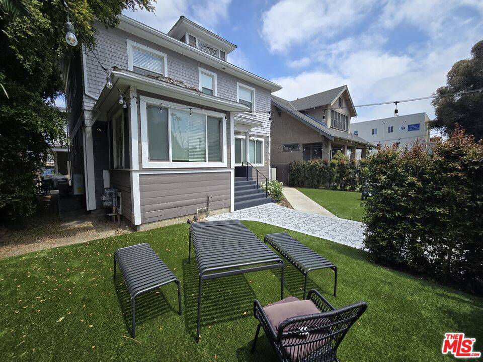 Los Angeles, CA 90007,1207 W 37th PL