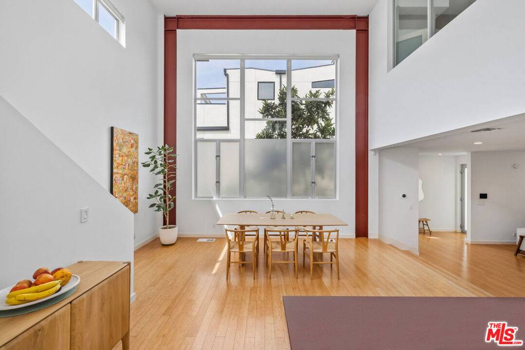 Venice, CA 90291,540 1/2 Vernon AVE
