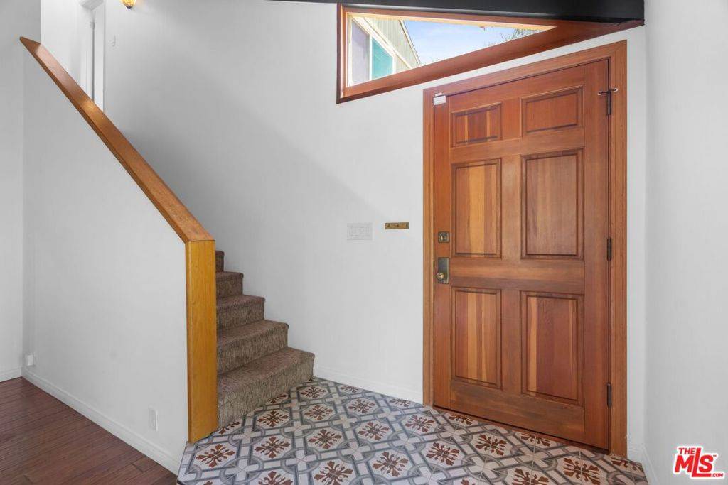 Woodland Hills, CA 91364,4618 Abargo ST