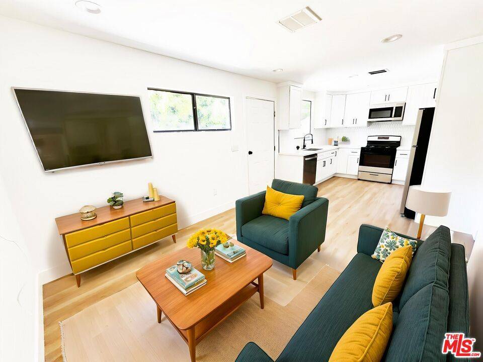 4192 Marlton AVE #1/2, Los Angeles, CA 90008