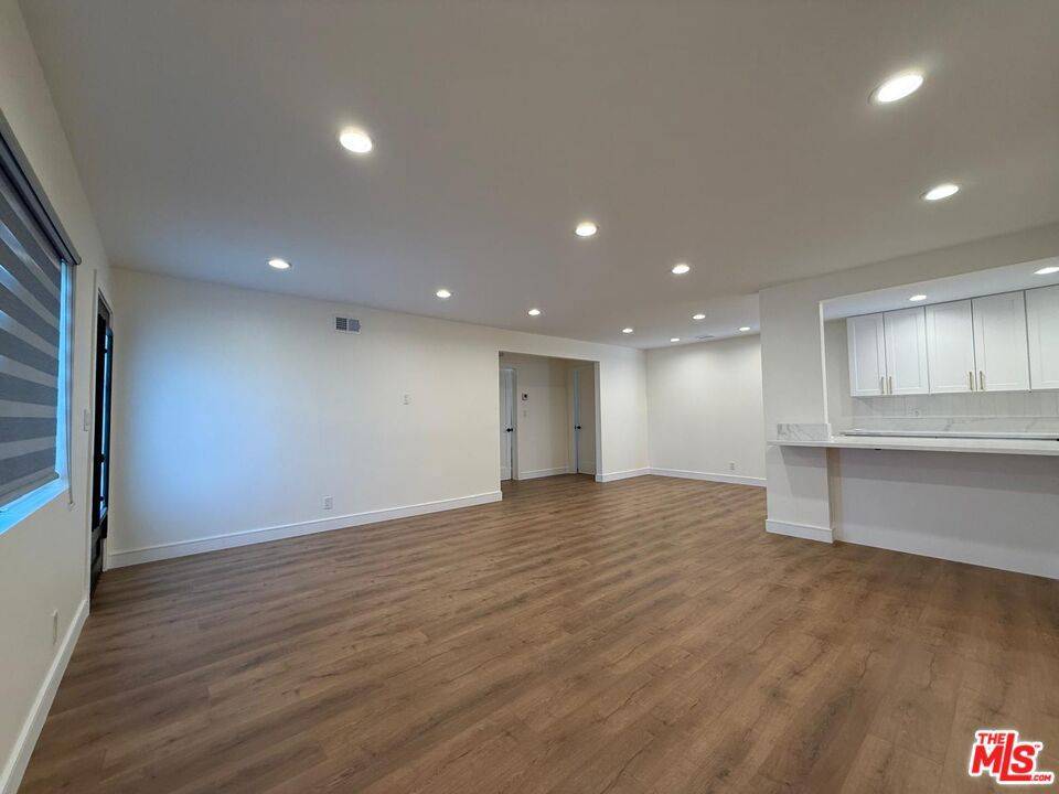 Los Angeles, CA 91343,9846 Monogram AVE