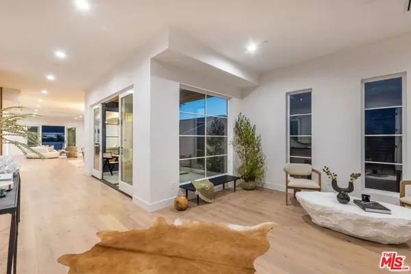 Manhattan Beach, CA 90266,908 Rosecrans AVE