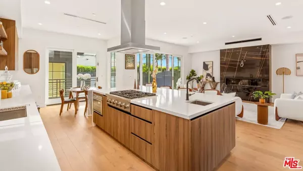 908 Rosecrans AVE, Manhattan Beach, CA 90266