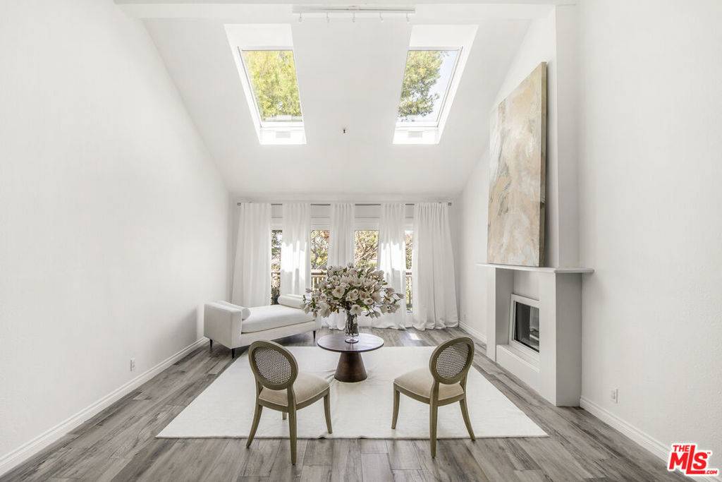 Newport Beach, CA 92660,38 Sea Island DR