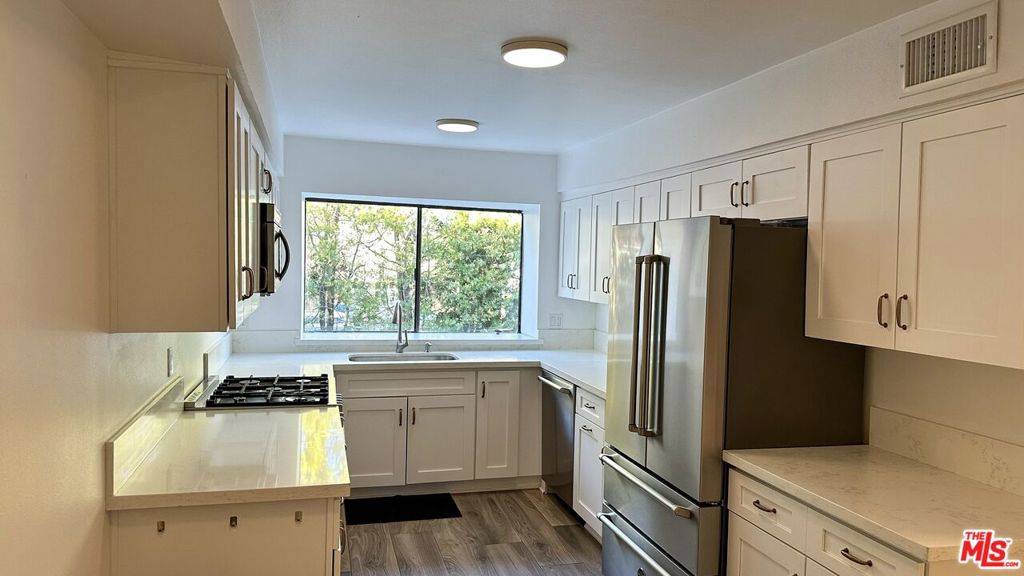 Calabasas, CA 91302,23461 Park Sorrento