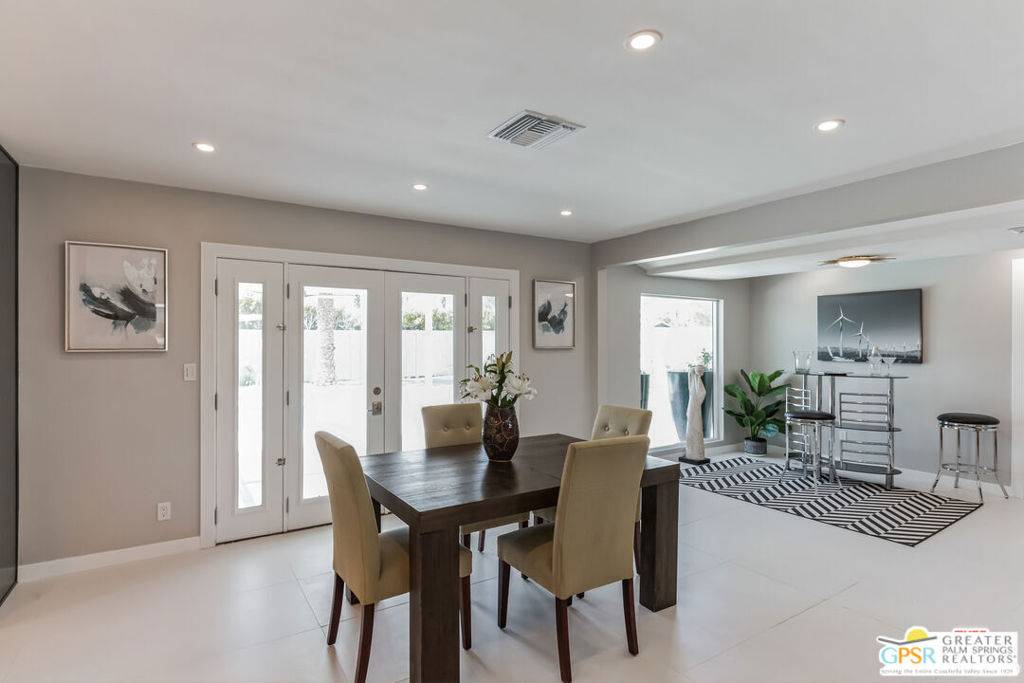 Palm Springs, CA 92262,505 E Molino RD