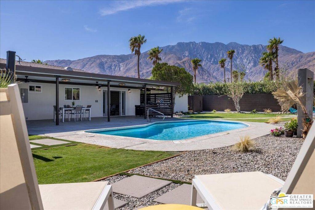 Palm Springs, CA 92262,372 E Molino RD