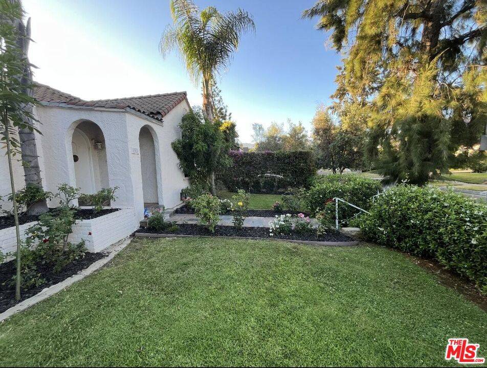 Los Angeles, CA 90048,101 N La Peer DR