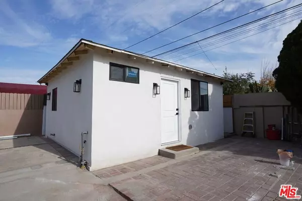 8830 Moonbeam ST, Panorama City, CA 91402
