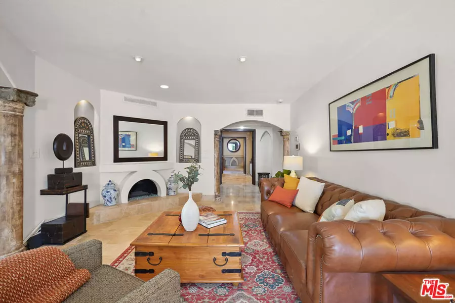 2260 N Cahuenga BLVD #307, Los Angeles, CA 90068