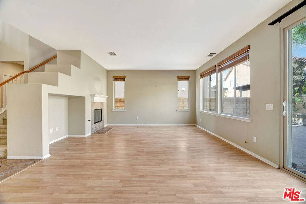 Canyon Country, CA 91387,17401 Blue Aspen LN